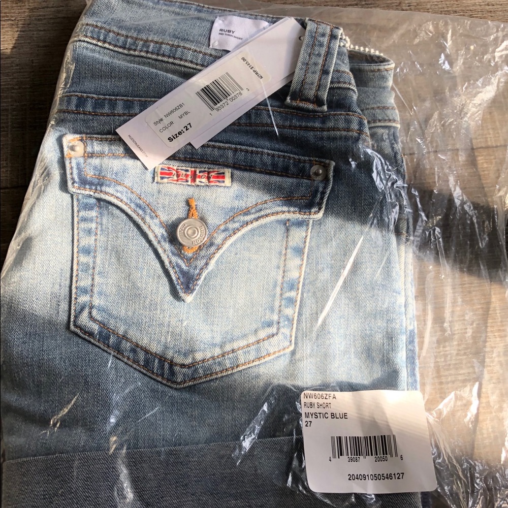 Woman’s Hudson NWT Ruby shorts size 27